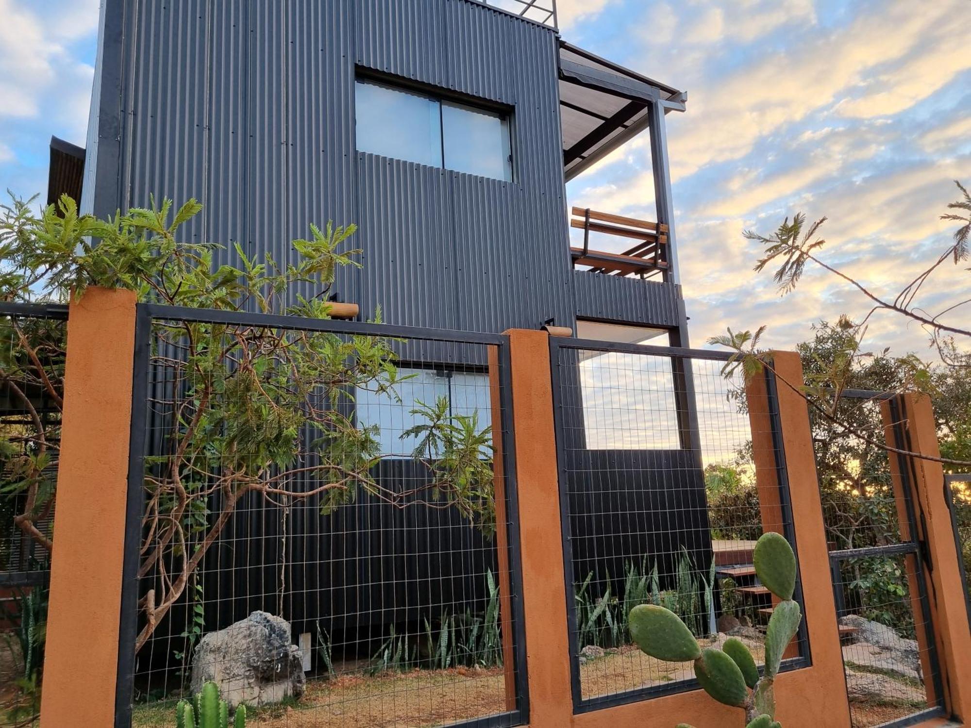 Casa Nuvem Lotf House + Holiday home